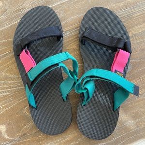 Like New Slip On Pink & Teal Teva Size 8